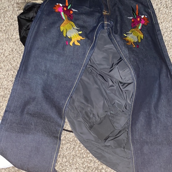 Jeans took off tags before realizing that the pants were way to big - Picture 2 of 2